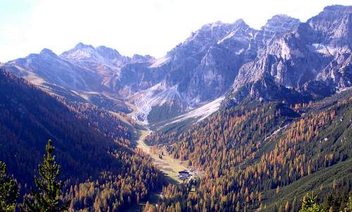 Schlickeralm, Telfes im Stubai, Tyrol, Austria (Author: Svickova / commons.wikimedia.org / Public Domain / Photo modified by runinternational.eu)