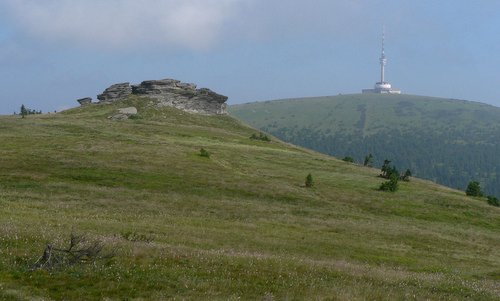 Jesenický maraton, Czechia - The route offers great views of the Petrovy kameny and of Mount Praděd (Photo: commons.wikimedia.org / Author: Martin Vavrik / Public Domain)