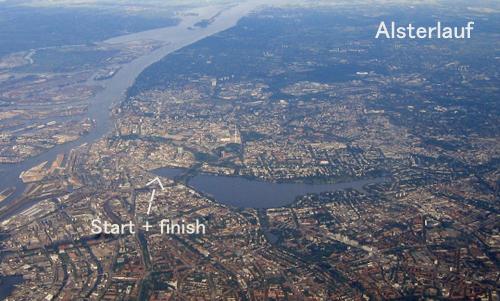 Aerial photo of the Alster lake in Hamburg, Germany (Author: Oschti / commons.wikimedia.org / public domain)