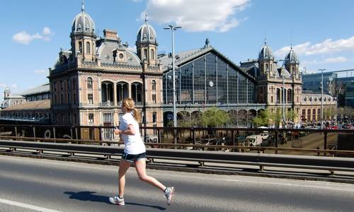 A half marathon runner at the Budapest West Railway Station (Copyright © 2012 Hendrik Böttger)