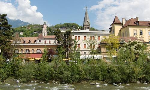 Passer (Passirio) river in Meran (Merano), Italy -- Copyright © 2020 Hendrik Böttger / runinternational.eu