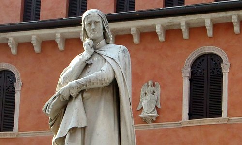 Statue of Dante in front of the Casa della Pietà, Piazza dei Signori, Verona, Italy (Copyright © 2018 Hendrik Böttger / runinternational.eu)