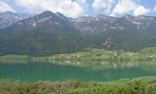 Kalterer See - Lago di Caldaro, Italy (Copyright © 2019 Anja Zechner / runinternational.eu)