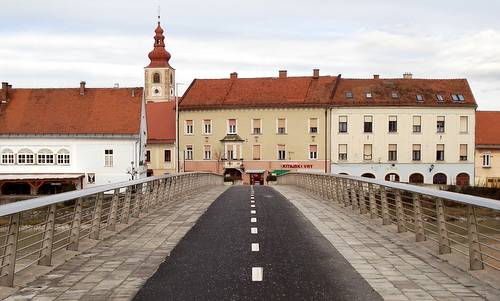 Foot bridge across the Drava, Ptuj, Slovenia (Copyright © 2012 Hendrik Böttger)