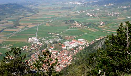 The town of Vipava sits in the Vipava Valley in the Primorska region in Slovenia (Copyright © 2010 Hendrik Böttger / runinternational.eu)