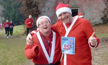 Fun runners in the Santaklaus Running (Copyright © 2012 runinternational.eu)