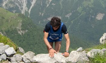 A mountain runner in the Carnia Skyrace (Copyright © 2012 runinternational.eu)