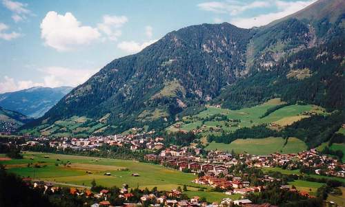 Bad Hofgastein, Austria (Author: Triq at German Wikipedia / Public Domain / photo modified by runinternational.eu)