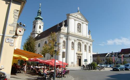 Hauptplatz, Bruck an der Leitha, Austria (Copyright © 2012 runinternational.eu)