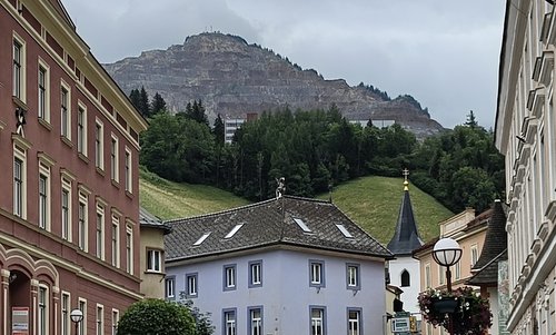 The Erzberg rises above the town of Eisenerz, Austria (Photo: Copyright © 2026 Hendrik Böttger / runinternational.eu) The Erzberg rises above the town of Eisenerz, Austria (Photo: Copyright © 2026 Hendrik Böttger / runinternational.eu)