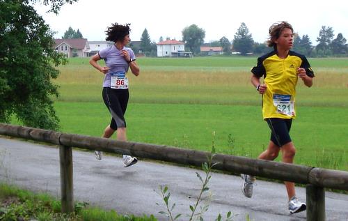 Faakerseelauf - along the dike near Faak am See (Photo: www.runinternational.eu)