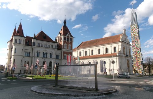 Villa Hold und Leonhardskirche, Feldbach, Austria (Copyright © 2024 Hendrik Böttger / runinternational.eu)