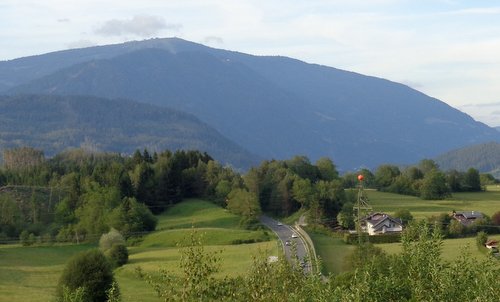 The Gerlitzen mountain as seen from the Alpenarena in Villach, Kärnten, Austria (Copyright © 2017 Hendrik Böttger / runinternational.eu)