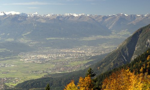 Innsbruck (Author: Haneburger / commons.wikimedia.org / public domain / photo modified by runinternational.eu)