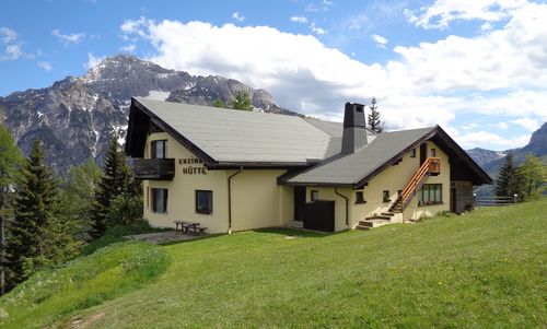 Enzianhütte, Mauthner Alm, Kötschach-Mauthen, Kärnten, Austria (Photo: Copyright © 2020 Hendrik Böttger / runinternational.eu)