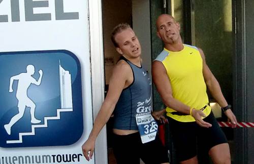 Millenium Tower Run-Up 2011, Vienna - sprint finish on the 48th floor (Copyright © 2011 Hendrik Böttger / runinternational.eu)