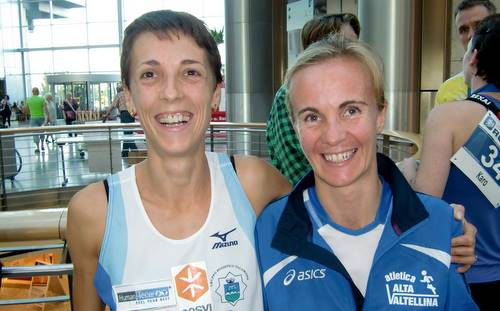 Cristina Bonacina and Alessandra Valgoi, Millenium Tower Run-Up 2011 (Copyright © 2011 Hendrik Böttger / runinternational.eu)