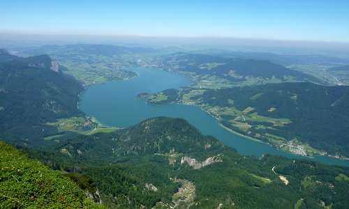 Mondsee, Austria (Author: User:Mediocrity / commons.wikimedia.org / public domain / photo modified by runinternational.eu)