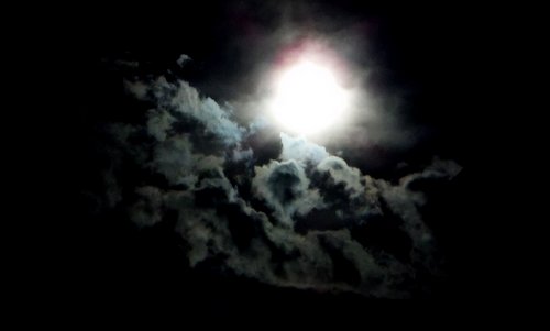 The moon - Copyright © 2017 Hendrik Böttger / runinternational.eu