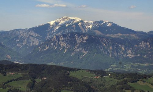 Schneeberg, Austria (Photo: Author: Schletz at German Wikipedia / Public Domain / image modified by runinternational.eu))