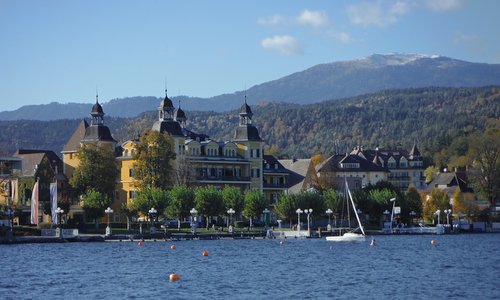 Velden am Wörthersee, the Ossiacher Tauern hill range and Mount Gerlitzen, Austria (Copyright © 2016 Hendrik Böttger / runinternational.eu)