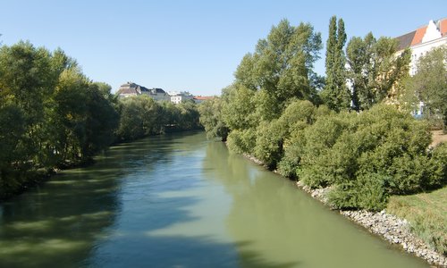 The Donaukanal in Wien as seen from Erdberger Steg (Copyright © 2018 Hendrik Böttger / runinternational.eu)