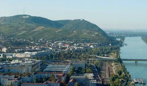 Kahlenberg and River Danube, Vienna (Copyright © 2011 runinternational.eu)