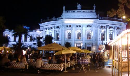 Burgtheater, Vienna, Austria (Copyright © 2012 Hendrik Böttger / runinternational.eu)