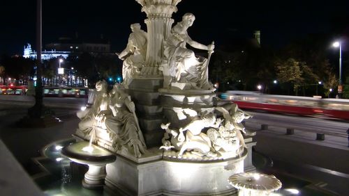 The Wiener Ringstraße at the parliament building, Vienna (Wien), Austria - Copyright © 2016 Hendrik Böttger / runinternational.eu)