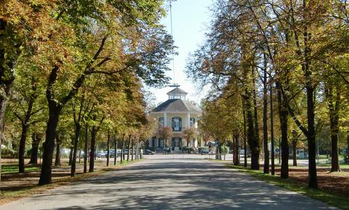 Hauptallee and Lusthaus, Prater, Vienna (Wien), Austria (Copyright © 2017 Hendrik Böttger / runinternational.eu)