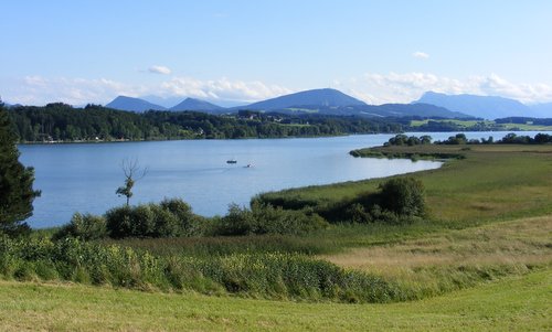 Wallersee, Salzburg, Austria (Author: Eweht / commons.wikimedia.org / public domain / photo cropped by runinternational.eu)