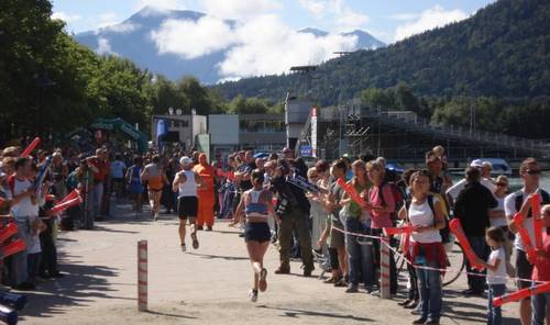 Finish of the Wörthersee Half Marathon in Klagenfurt (Copyright © 2009 runinternational.eu)