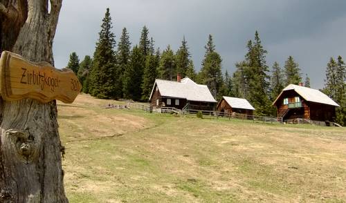 The trail to the Zirbitzkogel, at the Waldheimhütte (Copyright © 2011 runinternational.eu)