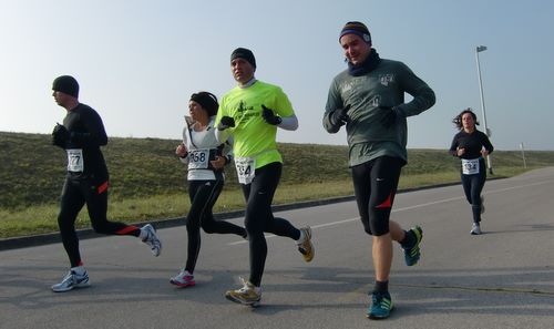 Polumaraton Starek 2011 - along the Sava dike (Copyright © 2011 runinternational.eu)