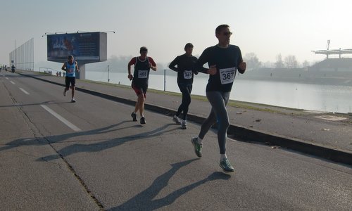 Polumaraton Ivan Starek - a half marathon race around Lake Jarun in Zagreb, Croatia (Copyright © 2015 Hendrik Böttger / runinternational.eu)