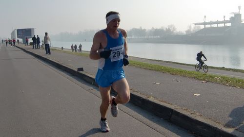 Polumaraton Starek 2011: winner Zoran Žilić (Copyright © 2011 runinternational.eu)