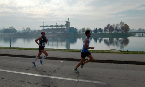 Polumaraton Ivan Starek - half marathon runners at Lake Jarun in Zagreb, Croatia (Photo: Copyright © 2017 Hendrik Böttger / runinternational.eu)