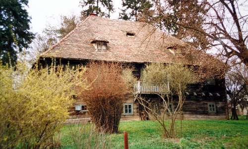 Kurija Modić-Bedeković, Donja Lomnica, Turopolje, Croatia (Copyright © 2018 Hendrik Böttger / runinternational.eu)