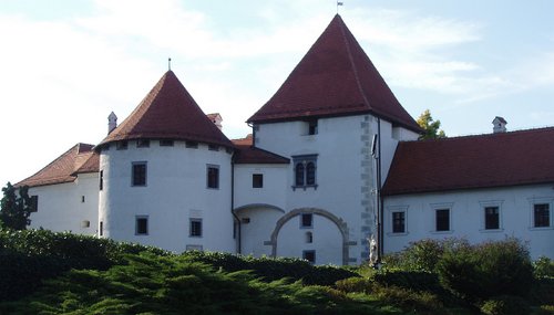 Varaždin Castle, Croatia (Author: Zumbulka~commonswiki (assumed) / Source: commons.wikimedia.org / public domain)