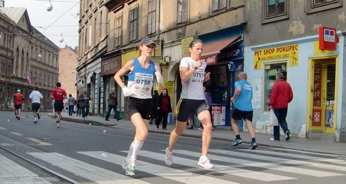 Zagreb Marathon 2010 - Mónika Nagy and Ida Kovács (Copyright © 2010 Hendrik Böttger / runinternational.eu)