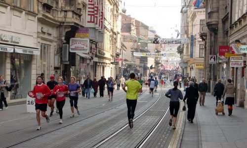 Zagreb Marathon, Croatia - runners on Ilica, Zagreb's main shopping street (Copyright © 2019 Hendrik Böttger / runinternational.eu)