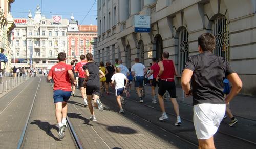 4 zagrebačka trga, 5km race Zagreb, towards Ban Jelačić Square (Copyright © 2011 runinternational.eu)