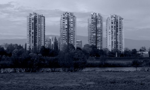 Apartment blocks on the River Sava, Zagreb, Croatia (Copyright © 2014 Hendrik Böttger / runinternational.eu)