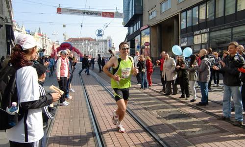 Zagreb Marathon, Croatia - crowd support (Copyright © 2018 Hendrik Böttger / runinternational.eu)