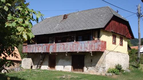 A traditional Žumberak house in Sošice, Croatia (Copyright © 2009 HEndrik Böttger / runinternational.eu)