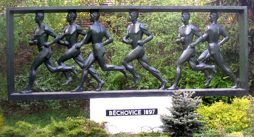 Memorial to the oldest annual running race in Europe. Prague-Běchovice, Czech Republic (Author: User:Miaow Miaow / commons.wikimedia.org / public domain)