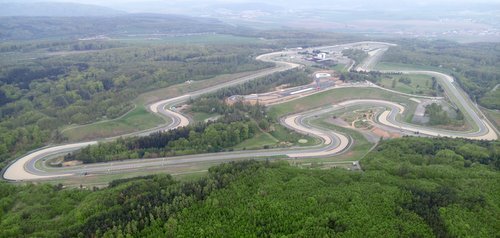 Brno Circuit (Masarykův okruh), Czech Republic -- commons.wikimedia.org / Author: dendrofil / CC0 1.0 Universal Public Domain Dedication / photo modified by runinternational.eu