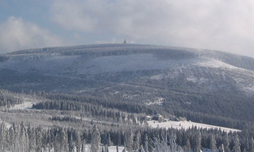 Černá hora, Krkonoše, Czech Republic, in the winter (Author: Jan Němec / commons.wikimedia.org / public domain / photo cropped by runinternational.eu)