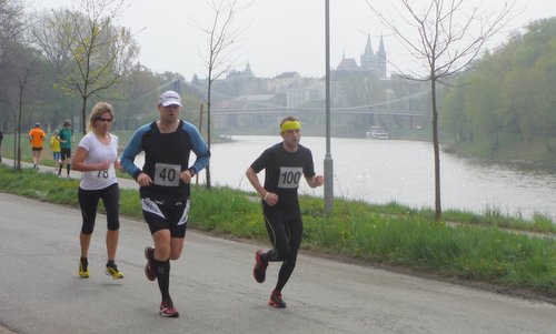 KVOK Half Marathon, Czech Republic - runners at the Labe river in Kolín (Photo: Copyright © 2020 Hendrik Böttger / runinternational.eu)