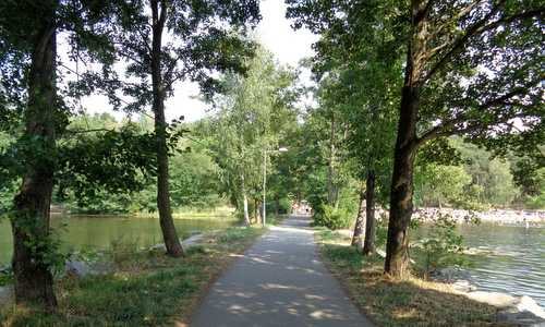 Maraton okolo Boleváku (Marathon around Bolevak), Bolevec, Plzeň (Pilsen), Czech Republic - the route at the north-eastern end of the lake - Copyright © 2015 / Hendrik Böttger / runinternational.eu